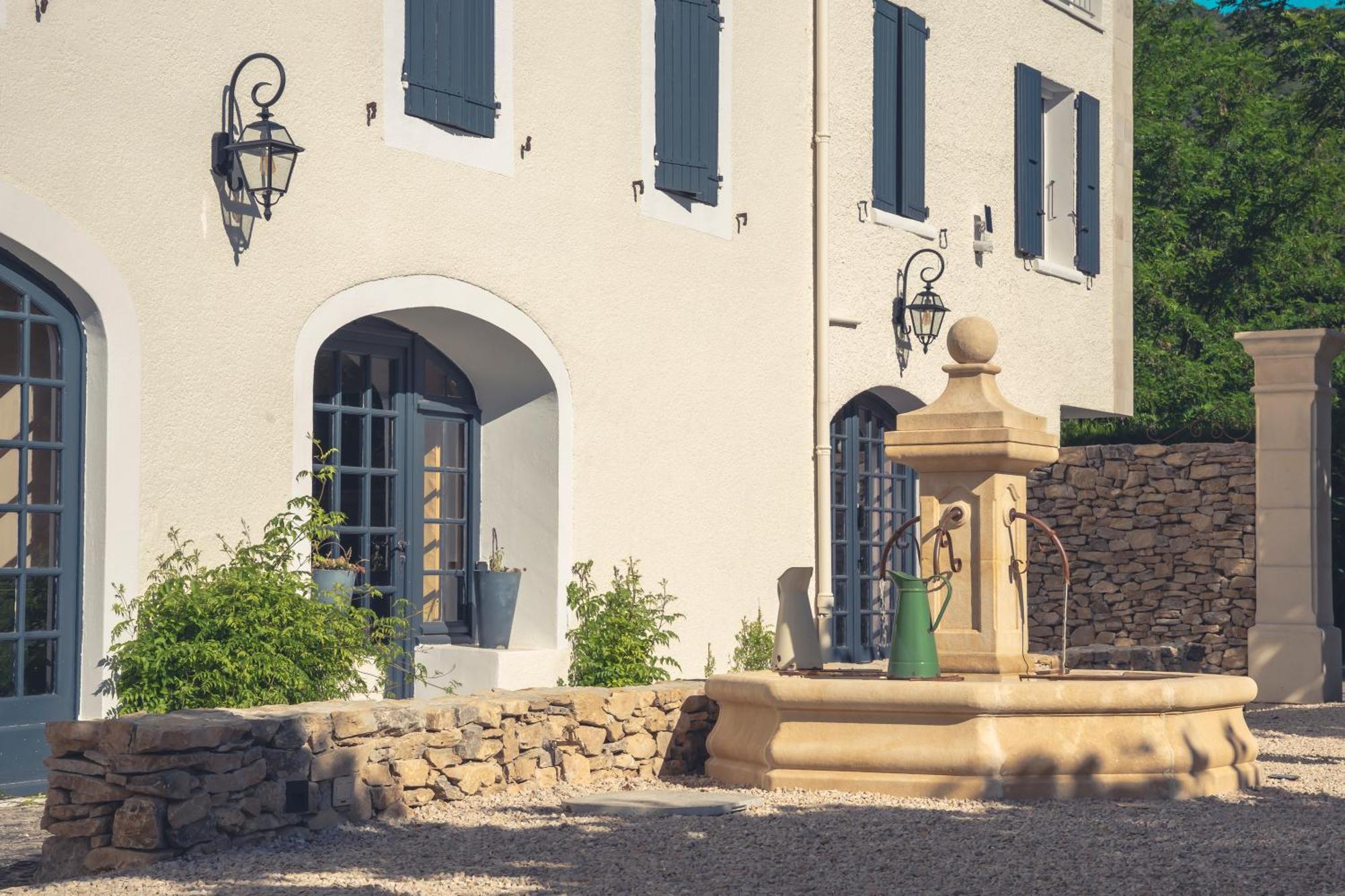 Logis Hotel Restaurant Le Plantevin Propiac Exterior photo